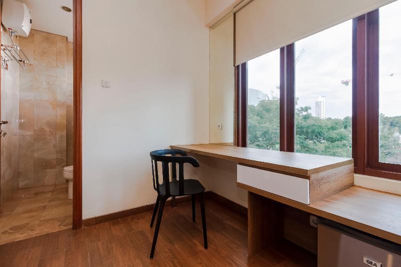 Reddoorz Plus @ Cbd Bintaro South Tangerang Εξωτερικό φωτογραφία